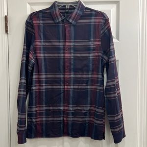 lululemon Men’s flannel button up shirt